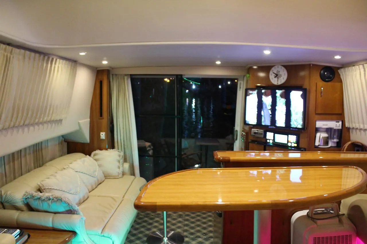 Haeundae Yacht Stay Busan Botel
